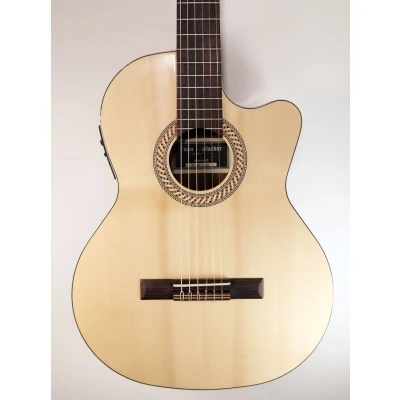 Afbeelding van Juan Salvador 1T thinline elektrisch akoestische klassieke gitaar