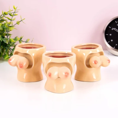Afbeelding van MikaMax Jiggle Me Drunk Boob Shotglazen Set van 3 Grappige Bouncy Borsten Party Gadget Vrijgezellenfeest