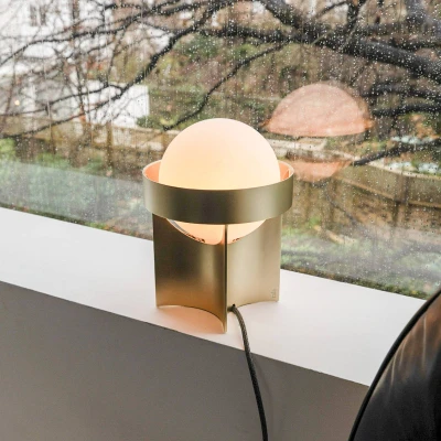 Afbeelding van Tala tafellamp Loop Large, aluminium, LED bol, goud