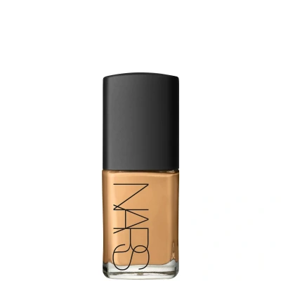 Afbeelding van NARS Sheer Glow Foundation Aruba