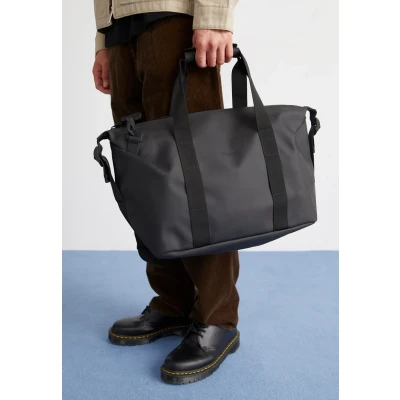 Afbeelding van Rains Hilo Weekend Bag Small W3 black Weekendtas