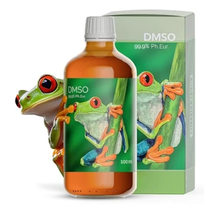 Afbeelding van DMSO 99,9% farmaceutische zuiverheid in de bruine glazen fles met doseerhulp Ph. Eur. kwaliteit onverdund dimethylsulfoxide (100 ml)