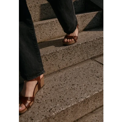 Afbeelding van Panama Jack Julia Sandalen bruin Dames Maat 36