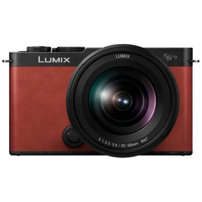 Afbeelding van Panasonic Lumix DC S9KE R Full frame Spiegelloze PVlogcamera met Open poort, 24,2 MP, 6K /4K video, 779 punts PDAF, Beeldstabilisatie, Scherm Vrije Hoek, 5 GHz WiFi, Rood, 20 60 mm (x3 Zoom) Lens