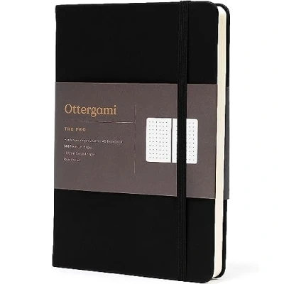 Afbeelding van Ottergami Notitieboek A5 Notebook Journal met Puntjes Hoogwaardig Dik Papier 150g/m² 144 pagina’s Bullet Zwart Vegan Lederen Kaft Donker Hardcover