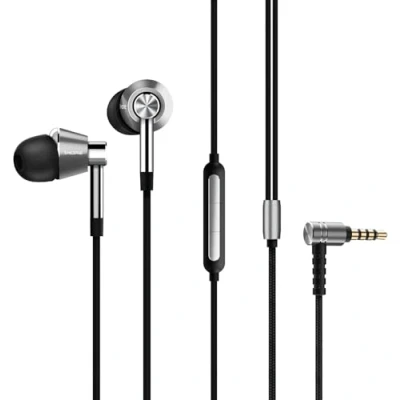 Afbeelding van 1MORE Triple Driver In Ear Oortelefoon Hi Res Hoofdtelefoon met Hoge Resolutie, Bass Driven Sound, MEMS Mic, Line Remote, High Fidelity voor Smartphones/PC/Tablet E1001 Zilver
