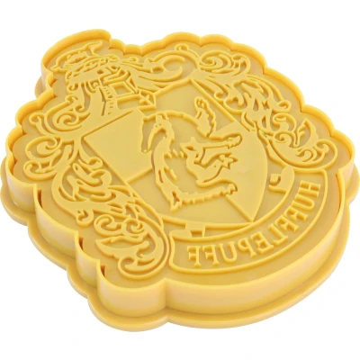 Afbeelding van PME Harry Potter Cookie Cutter &amp; Embosser Hufflepuff Crest Koekjes Uitsteekvorm met emboseer Huffelpuf Huis
