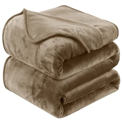 Afbeelding van HOZY fleece deken, 130 x 150 cm fluwelen pluche beddeken, zachte, lichte, warme en gezellige deken als sprei, bedsprei, taupe