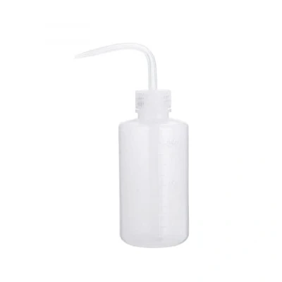 Afbeelding van 250ml plastic veiligheidswasfles, laboratoriumknijpfles met smalle mond en schaaletiketten, spuitfles voor plantenbloem sappig water geven 1 verpakking