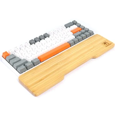 Afbeelding van MAMBASNAKE Bamboe Polssteun voor 68 Toetsen 65% Toetsenbord,A Klasse Bamboe,Ergonomisch pad,Massief Houten Gevoel,Antislip Rubberen Voetjes,Pijnverlichting,Eenvoudig Typen/Gamen