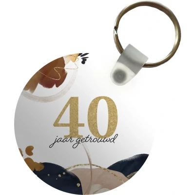 Afbeelding van Sleutelhanger Spreuken 40 jaar getrouwd Quotes Trouwen Plastic Rond Uitdeelcadeautjes