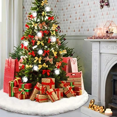 Afbeelding van HOWAF Kerstboomkleed van imitatiebont, groot formaat 120 cm, luxe kerstboomrok, sneeuwwit boomkleed, decoratie voor een vrolijk kerstfeest, Oud en Nieuw, de feestdagen