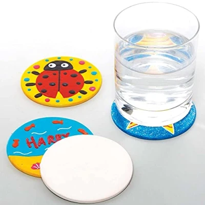 Afbeelding van Baker Ross FE527 Ronde keramische onderzetters, 6 stuks, beschilderbaar, creatieve kunst en knutselprojecten voor kinderen om te knutselen, personaliseren decoreren
