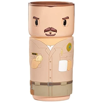 Afbeelding van CosCups by Numskull Stranger Things Jim Hopper keramische mok cadeau met rubberen hoes 400ml Officiële Merchandise