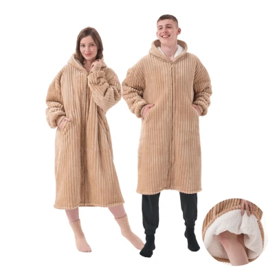 Afbeelding van Dutch decor JENS Oversized Hoodie 70x110 cm &amp; deken in één met rits unisex Irish Cream beige