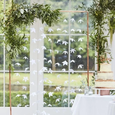 Afbeelding van Ginger Ray Botanical Wedding Backdrop Witte bloemen