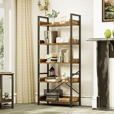 Afbeelding van YITAHOME Boekenkast 5 niveaus, vloerstaande boekenplank, houten plank en stabiel stalen frame rekken met 4 haken, industriële opbergplank voor woonkamer, thuiskantoor, rustieke bruine boekenplank