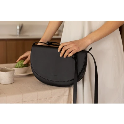 Afbeelding van Monk &amp; Anna Soma half moon bag black