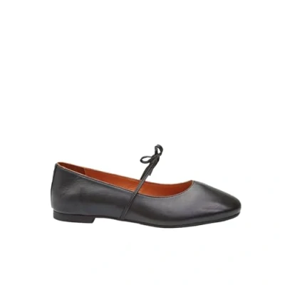 Afbeelding van Ballerine da donna in pelle con fiocco Bata