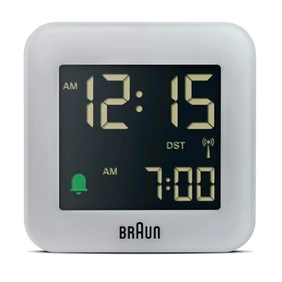 Afbeelding van Braun Digitale radiogestuurde reiswekker voor Midden Europese tijdzone (DCF) met snooze, compact formaat, negatief LCD scherm, Quick Set, Crescendo Beep Alarm in grijs, model BC08G DCF.