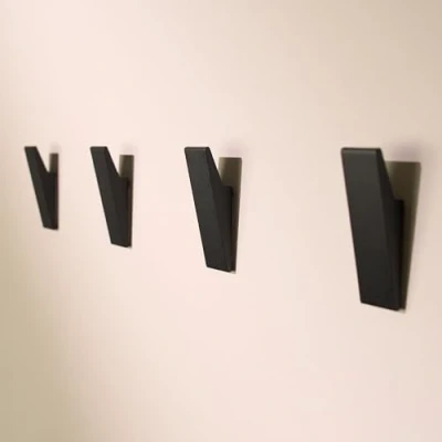 Afbeelding van Designfabrik Hamburg Zelfklevende Wandhaken Handdoek Haakjes zonder Boren Haken voor Keuken en Badkamer 4 Stuks Modern Design Mat Zwart