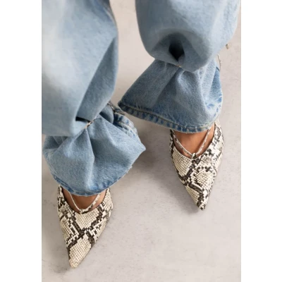 Afbeelding van Sacha Beige Gesloten Pumps (Maat 36)