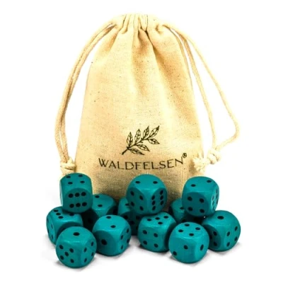 Afbeelding van Waldfelsen 6, 12, 20, 30 of 50 hoogwaardige houten kubussen van echt beukenhout, 16 mm standaard dobbelstenen met stoffen zak, kubusset (turquoise, 12 stuks)