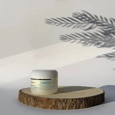 Afbeelding van nacht creme met vitamine F transformeert de huid in een gevoelige oudere 50ml