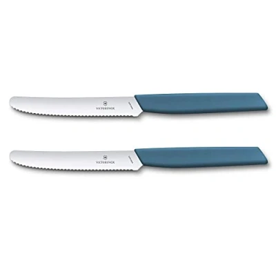 Afbeelding van Victorinox, 6.9006.11W2B, Swiss Modern, Gemüsemesser Set, Extra scharfe Klinge, mit Wellenschliff, Robuster Kunststoff Griff, Kornblumen Blau, Made in Switzerland, Spülmaschinengeeignet