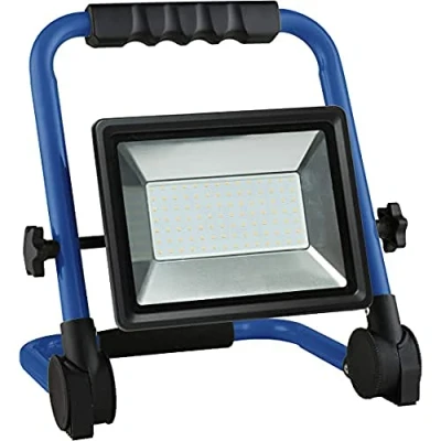 Afbeelding van as Schwabe Tragbarer Chip LED Strahler 100 W Heimwerker Baustrahler mit klappbarem Gestell Spot Arbeitsleuchte Mobile Leuchte für Außen und Innenbeleuchtung IP65 Blau I 46342