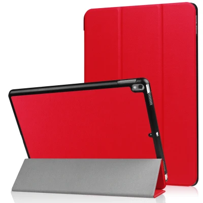 Afbeelding van Apple iPad Pro 10.5 Hoes: iMoshion Trifold Bookcase Rood Kunstleder Tablet Hoezen
