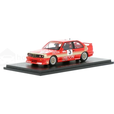 Afbeelding van De 1:43 gegoten modelauto van BMW E30 M3 #3 die in 1988 als tweede eindigde Macau Guia Race. coureur was Markus Oestreich. Dit schaalmodel is gelimiteerd op 300 stuks. fabrikant Spark.