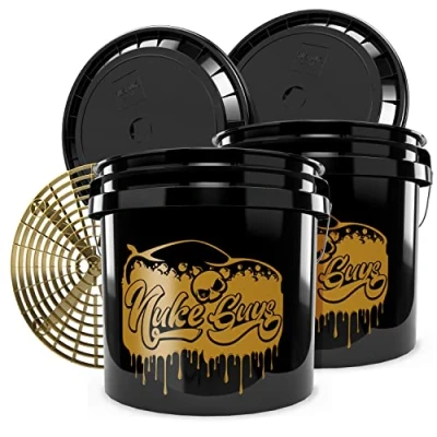 Afbeelding van Nuke Guys Golden Bucket Fallout Used Look Edition 2 x GritGuard wasemmer, 13 l, emmerinzetstuk goud + deksel zwart, autowasemmer met vuilzeef voor het wassen van de auto / motorfiets