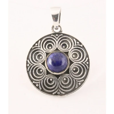 Afbeelding van Ronde bewerkte zilveren hanger met lapis lazuli