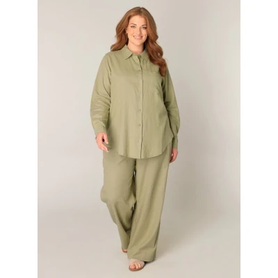 Afbeelding van BASE LEVEL CURVY Yaella Shirts Soft Army maat 4(54/56)