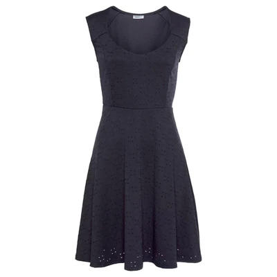 Afbeelding van Beachtime Zomerjurk met geborduurde oogjes, elegante jersey jurk, strandjurk