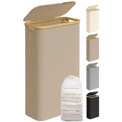 Afbeelding van SONGMICS Slanke wasmand met deksel, 65L, ruimtebesparend, uitneembare mesh voering, Oxford stof, bamboe handgrepen, opvouwbaar, 42 x 22,5 70,5 cm, kameelbruin LCB506N02