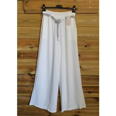 Afbeelding van Elegante broek met ceintuur en zijzakken, zware satijnachtig stof kleur WIT maat 38/40