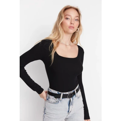 Afbeelding van Trendyol Zwarte Gebreide Bodysuit Met Vierkante Hals En Lange Mouwen, Geribde, Elastische Drukknoopsluiting Twoaw21Bd0022