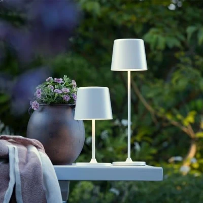 Afbeelding van Lightbox LED Tischlampe für Innen &amp; Außen 37 cm / 23 Höhe, Ø 10 matt weiße Outdoor Tischleuchte mit Touch Dimmer mobil/kabellos/portable per USB aufladbar/Akku 310 lm 3000 K