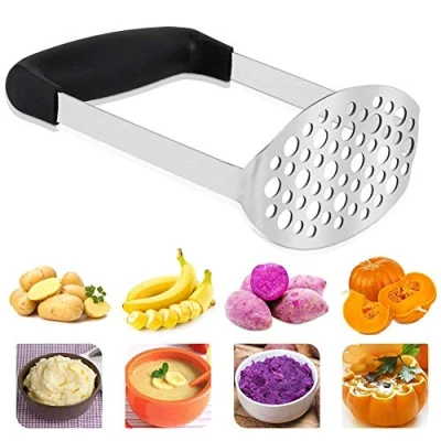Afbeelding van Roestvrijstalen aardappelstamper met brede en ergonomische horizontale handgreep voor gladde aardappelpuree, groenten fruit (zwart 12 x 7 17 cm)
