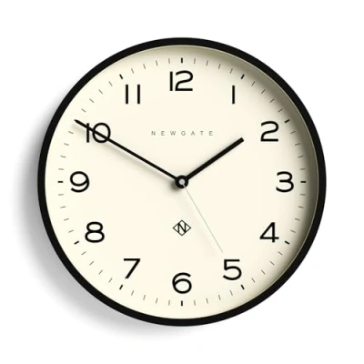 Afbeelding van NEWGATE® Echo Number Three moderne wandklok Newgate wandklokken Ronde klok Keukenklok klokken voor woonkamer Kantoorklok Hedendaagse kast Minimalistische Wijzerplaat (Zwart)