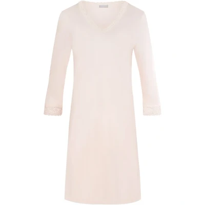 Afbeelding van Hanro dames Moments nachthemd met details van kant in de kleur Lichtroze, maat: S