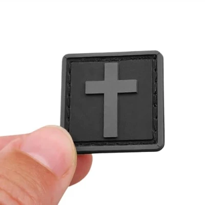 Afbeelding van 2AFTER1 Kleine Mini 1x1 Crucifix Jezus Christ Blackout Subdued Christian Tactical Morale PVC Rubber Touch Vastener
