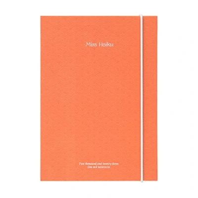 Afbeelding van Kokonote AAKOSVA5C2301 Officiële Miss Haiku Agenda 2023 Weekplanner 12 maandelijkse weekkalender Afsprakenplanner Weekoverzicht, Oranje