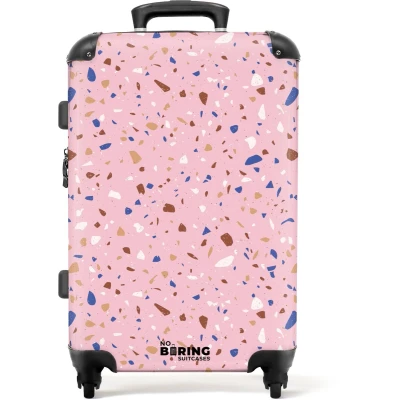 Afbeelding van NoBoringSuitcases.com Grote koffer Terrazzo patroon veelkleurig roze en blauw Kinderkoffer geschikt voor jongen meisjes Reiskoffer met 4 wielen Trolley op wieltjes Rolkoffer groot kinderen 72 liter Ruimbagage valies 20kg