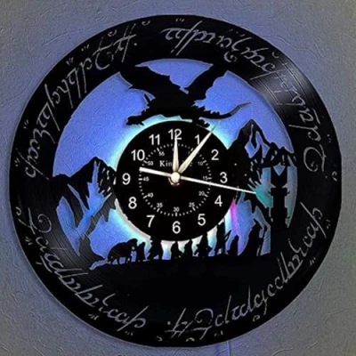 Afbeelding van SHHAO Lord of The Rings Muziek Band Vinyl Wandklok, LED 7 Kleuren Nachtlamp Retro Woonkamer, Keuken, Unieke Geschenken Handgemaakt Thuis Wanddecoratie (met licht)