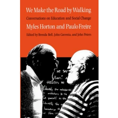 Afbeelding van We Make The Road by Walking