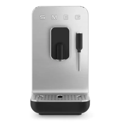 Afbeelding van SMEG BCC12BLMEU Espressomachine Mat zwart Volautomatisch met stoompijp