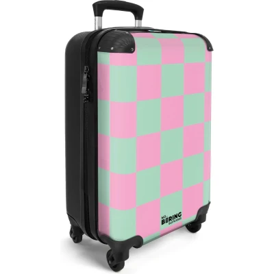 Afbeelding van NoBoringSuitcases.com® Handbagage koffer lichtgewicht Reiskoffer trolley Roze met turquoise schaakbord print Rolkoffer wieltjes Past binnen 55x40x20 en 55x35x25